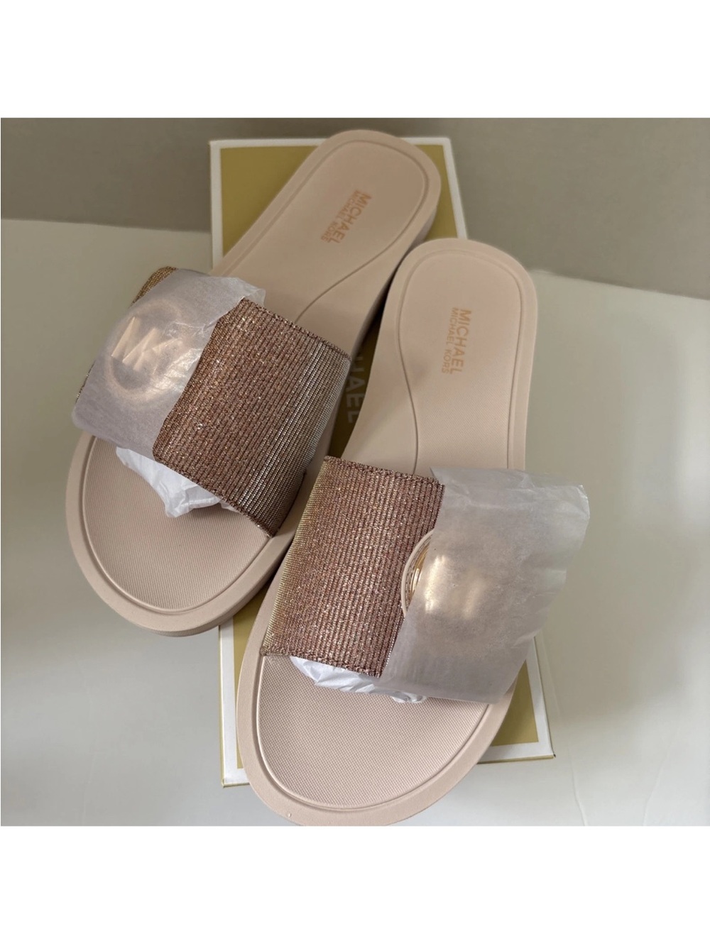 Michael Kors Women's MK Glitter Chain Mesh Charm Slide, Rose Gold, 8 Brand New - Picture 2 of 14